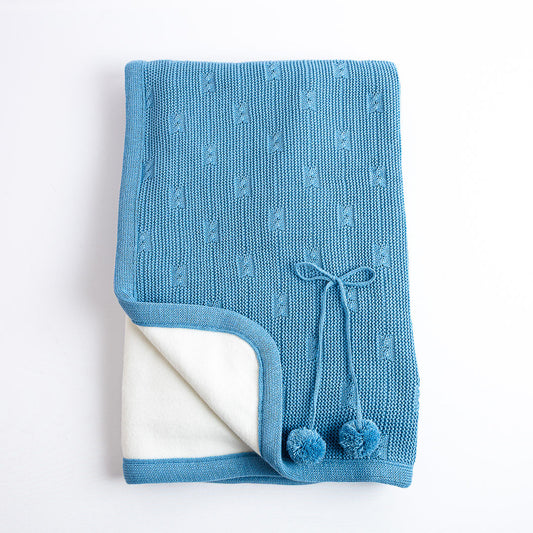 Manta Pompones Clásica